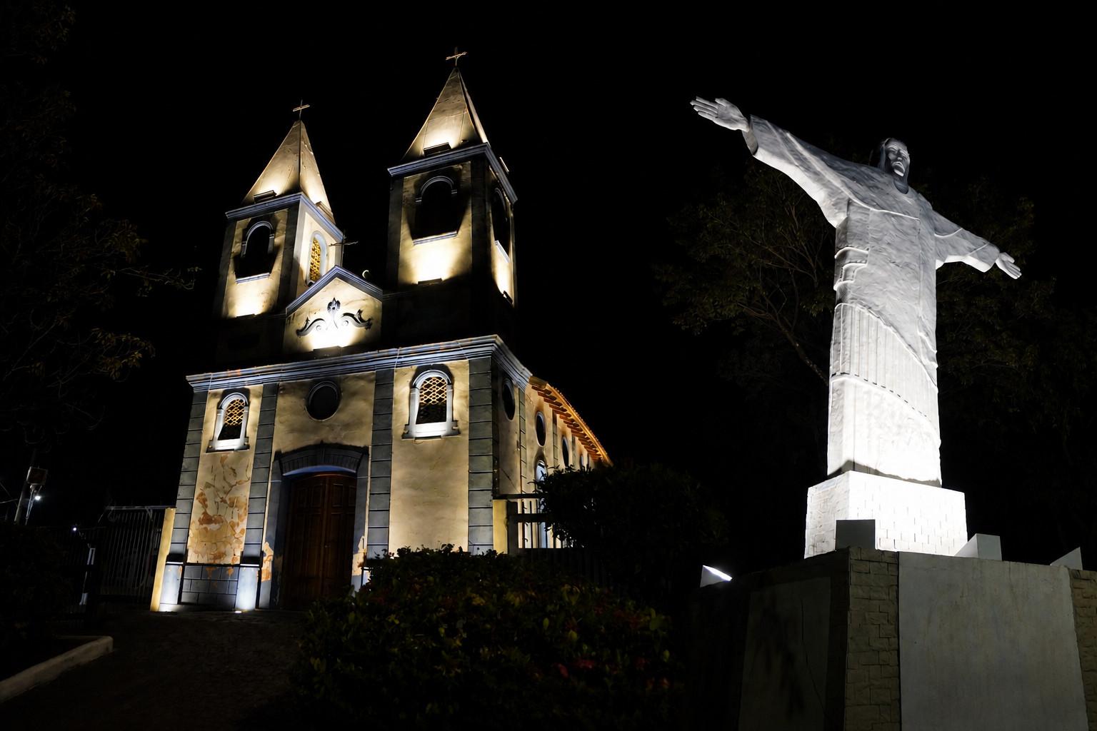 Serrana avança na modernização da iluminação pública e inicia projeto de iluminação cênica em pontos turísticos